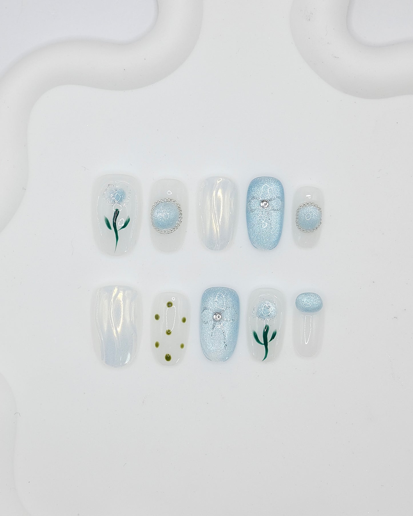 Mid-Long Oval Icy Blue Flower Cat-Eye Press On Nails