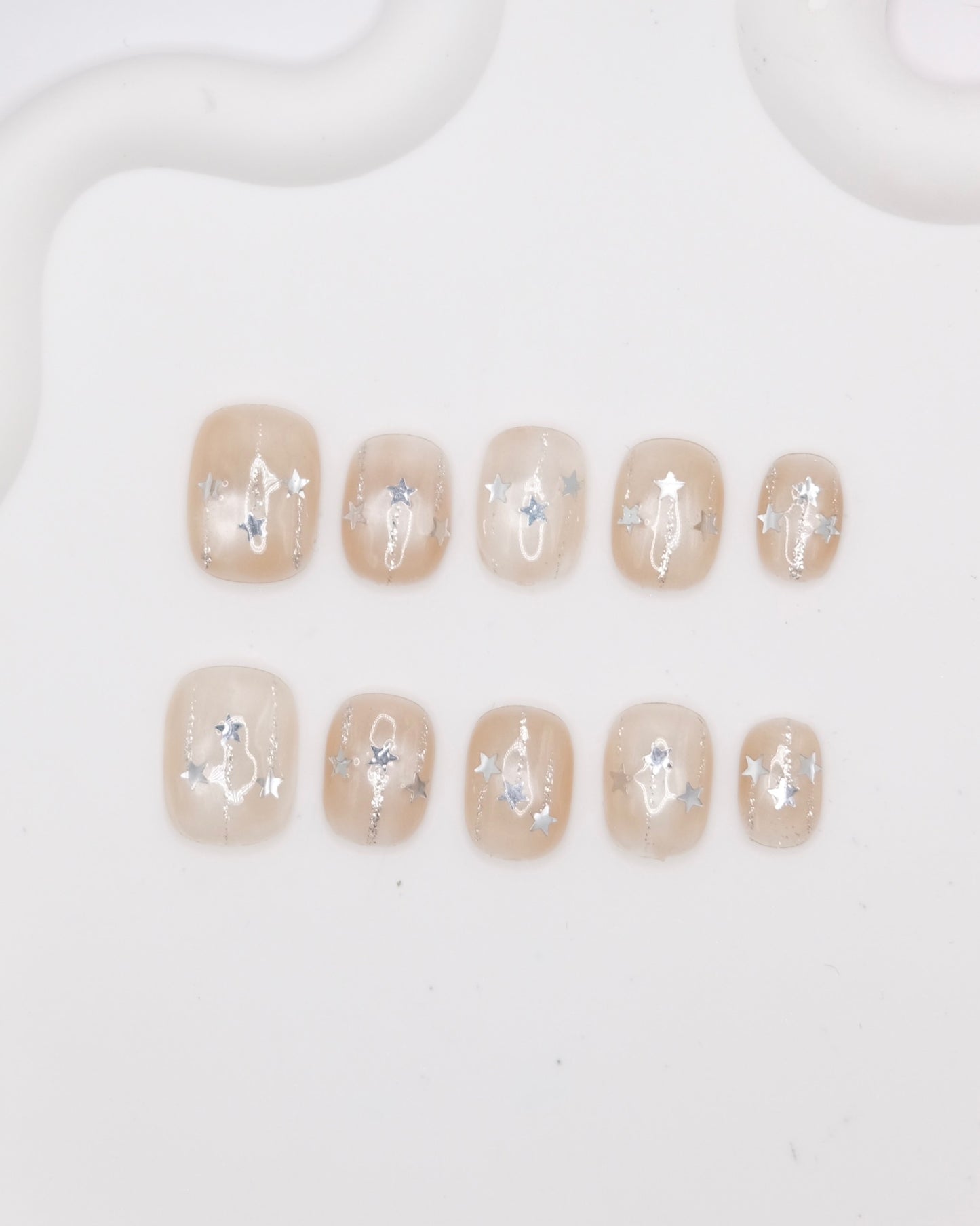 Short Rounded Gold & White Shiny Star Press On Nails