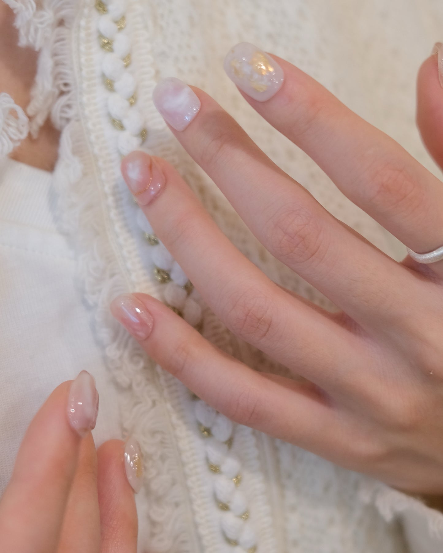 BUYRII X H² Short Rounded Pink & White Pearl Shy Press On Nails