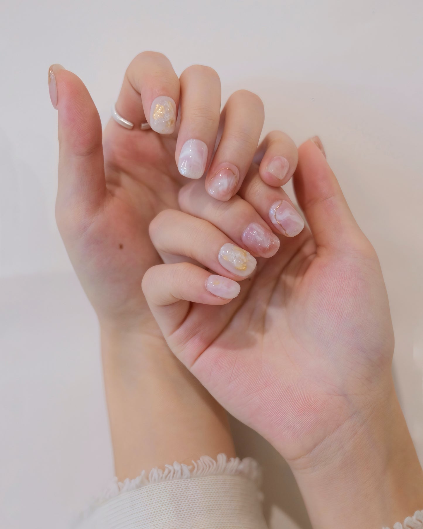 BUYRII X H² Short Rounded Pink & White Pearl Shy Press On Nails