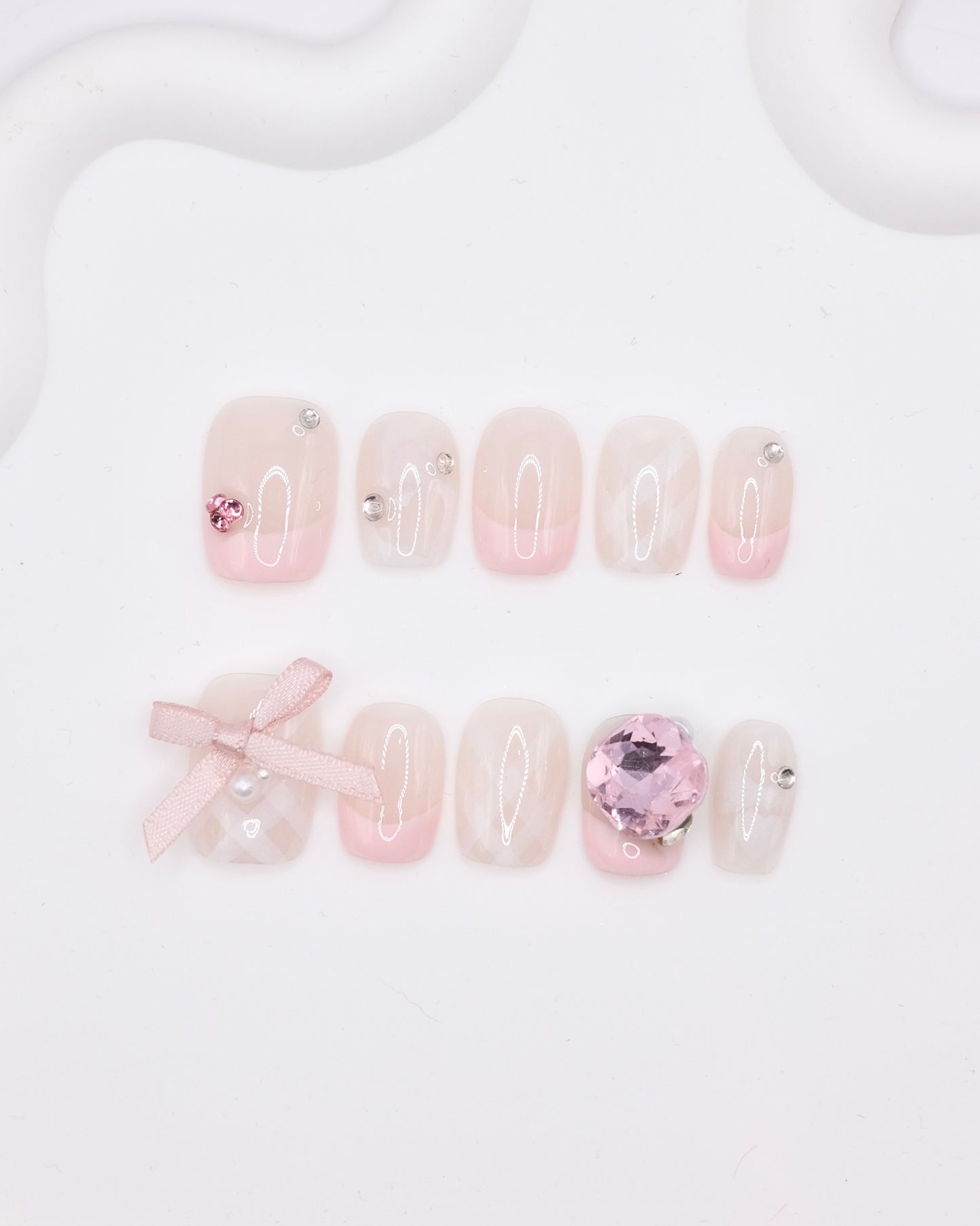 Short Pink Bowtie & Diamond Press On Nails