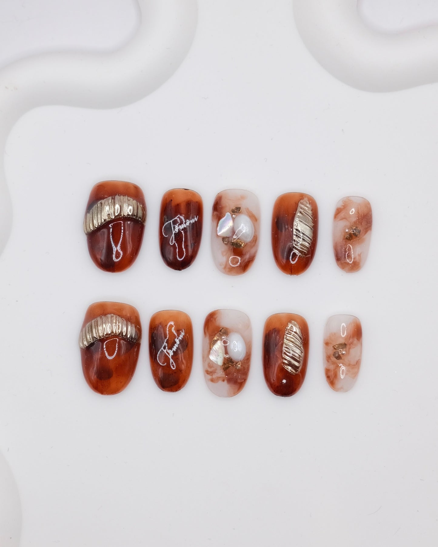 Short Oval Brown & White Pearl Decoration Press On Nails