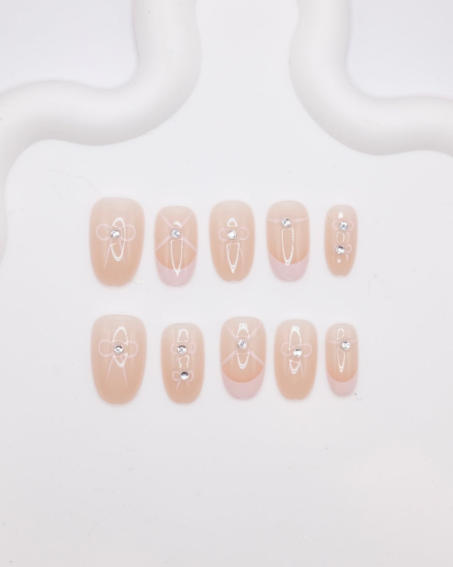 Short Oval Nude Color Bow Tie & Diamond Press On Nails