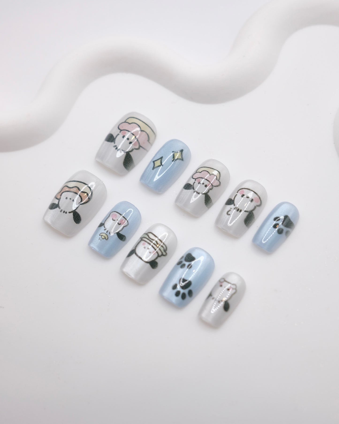 Short Coffin White & Blue Pochacco Cat Eye Press-On Nails