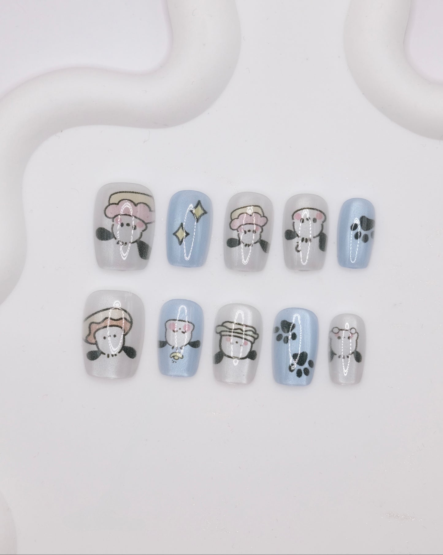 Short Coffin White & Blue Pochacco Cat Eye Press-On Nails