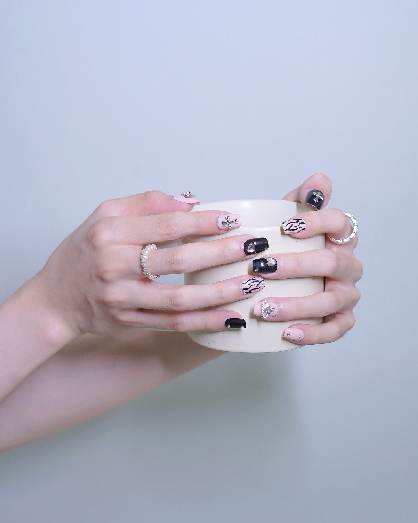 Short Coffin Black & Pink 3D Accessories Saturn Punk Press on Nails