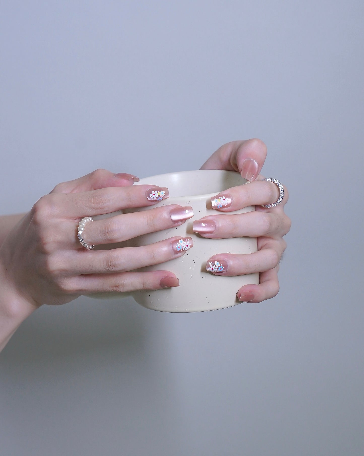 Short Coffin Cateye Pink Embossed Flower Press On Nails