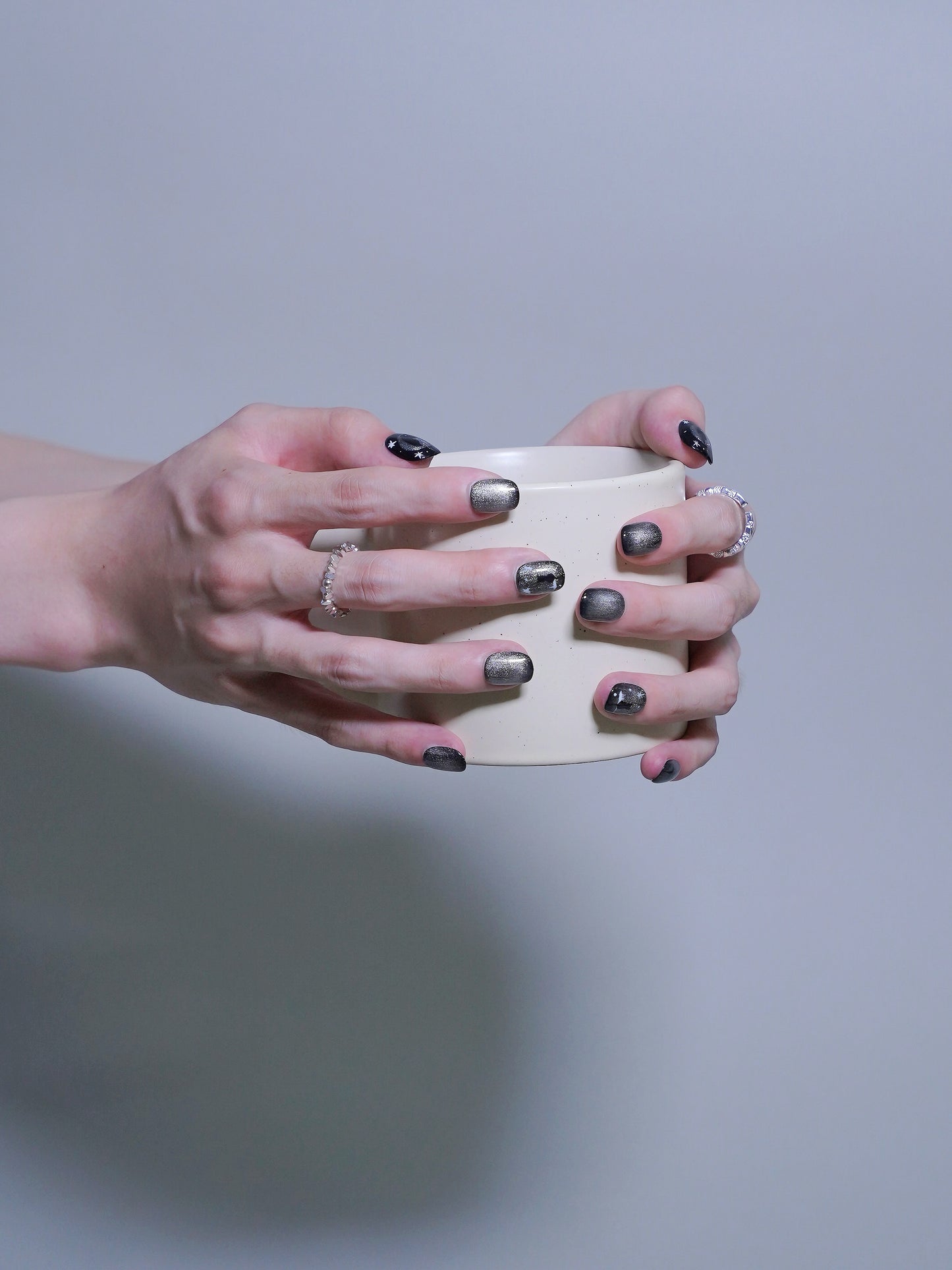 Short Rounded Cateye Shiny Black Cat Along On The Moon Press On Nails