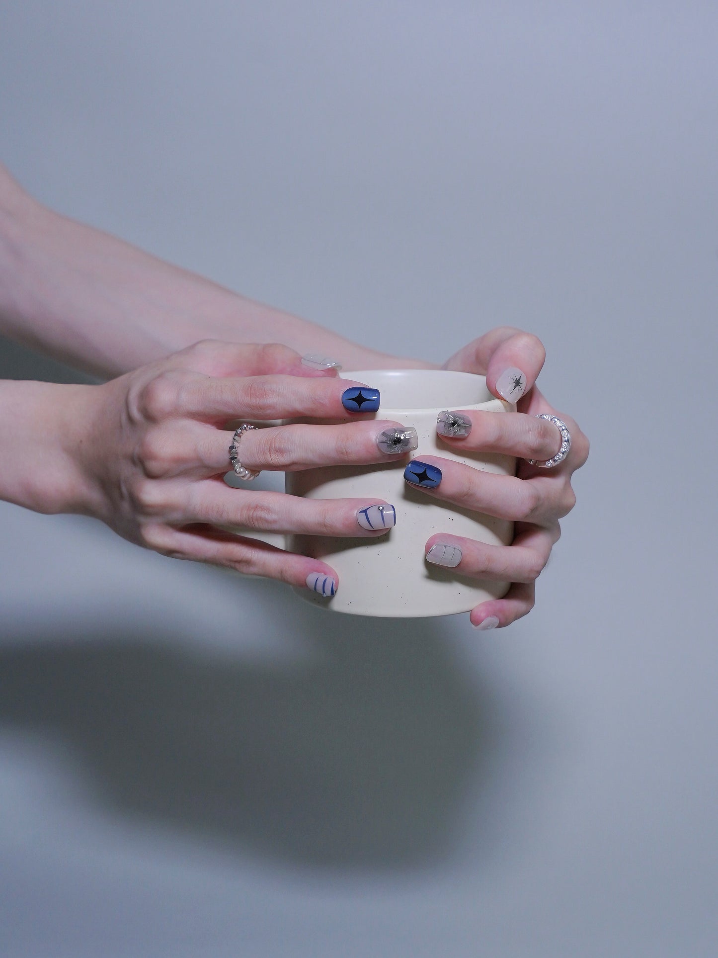 Short Coffin Blue & Blackstar Embossed Painting Press On Nails