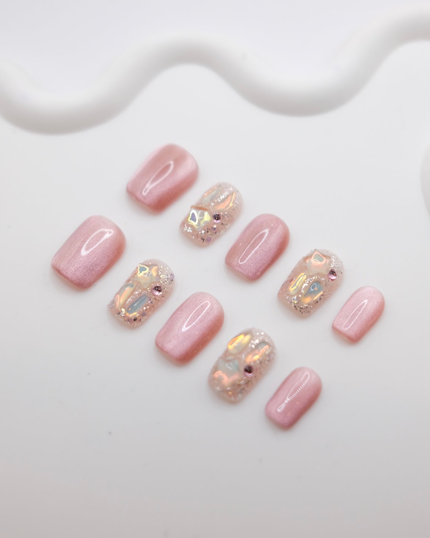 Short Coffin Pink & Gold Cateye With Diamond Press On Nails