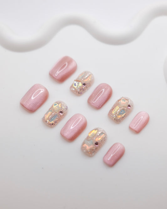 Short Coffin Pink & Gold Cateye With Diamond Press On Nails