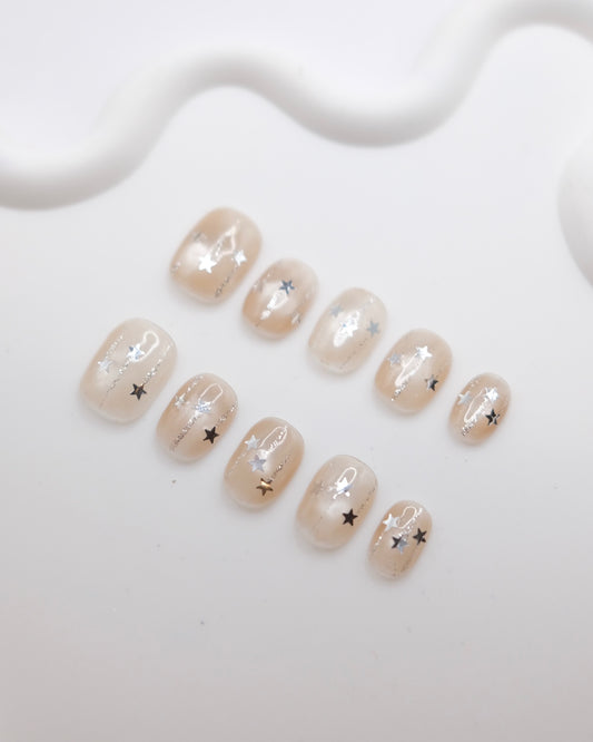 Short Rounded Gold & White Shiny Star Press On Nails