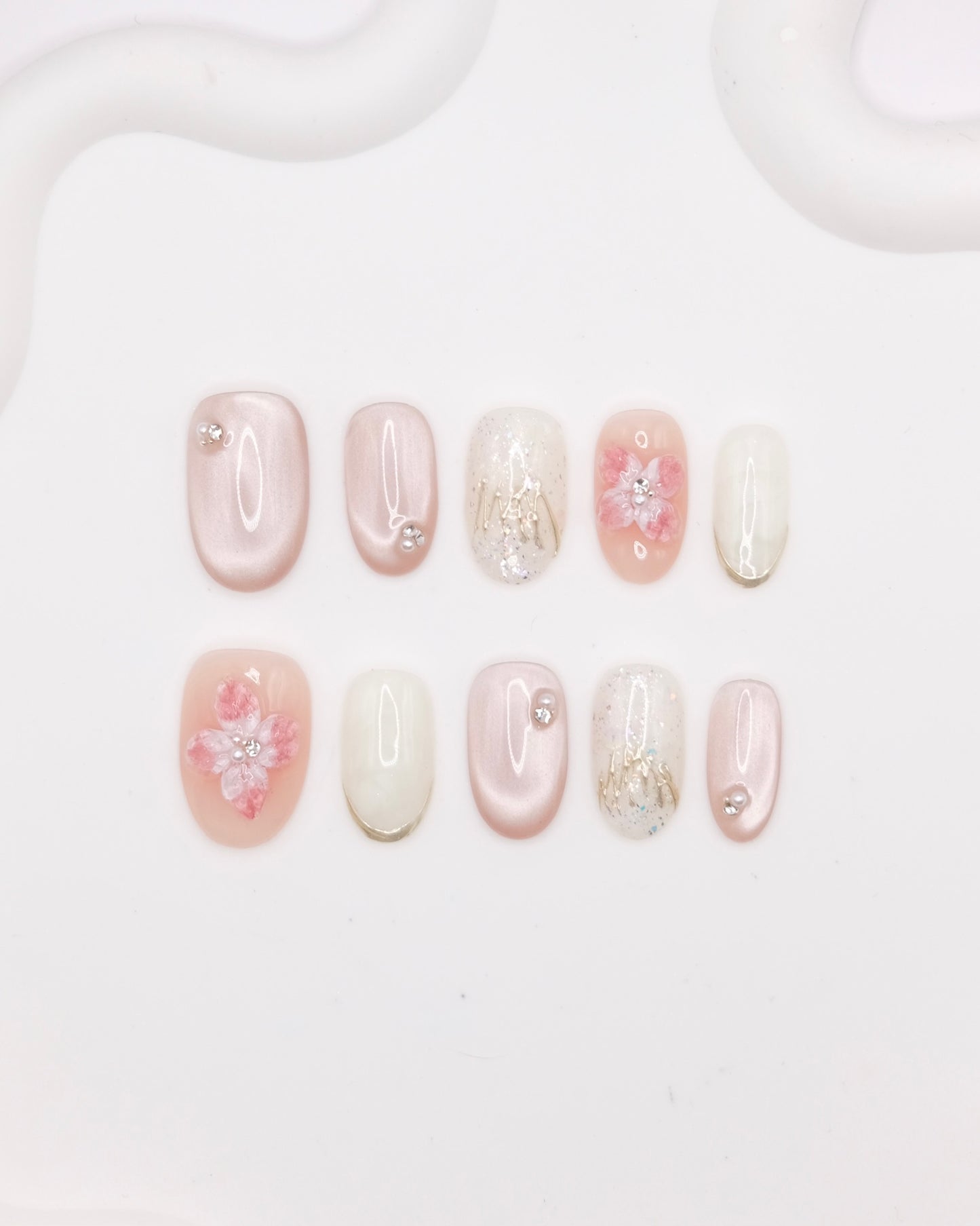 Short Oval Pink & White Flower & Diamond Press On Nails