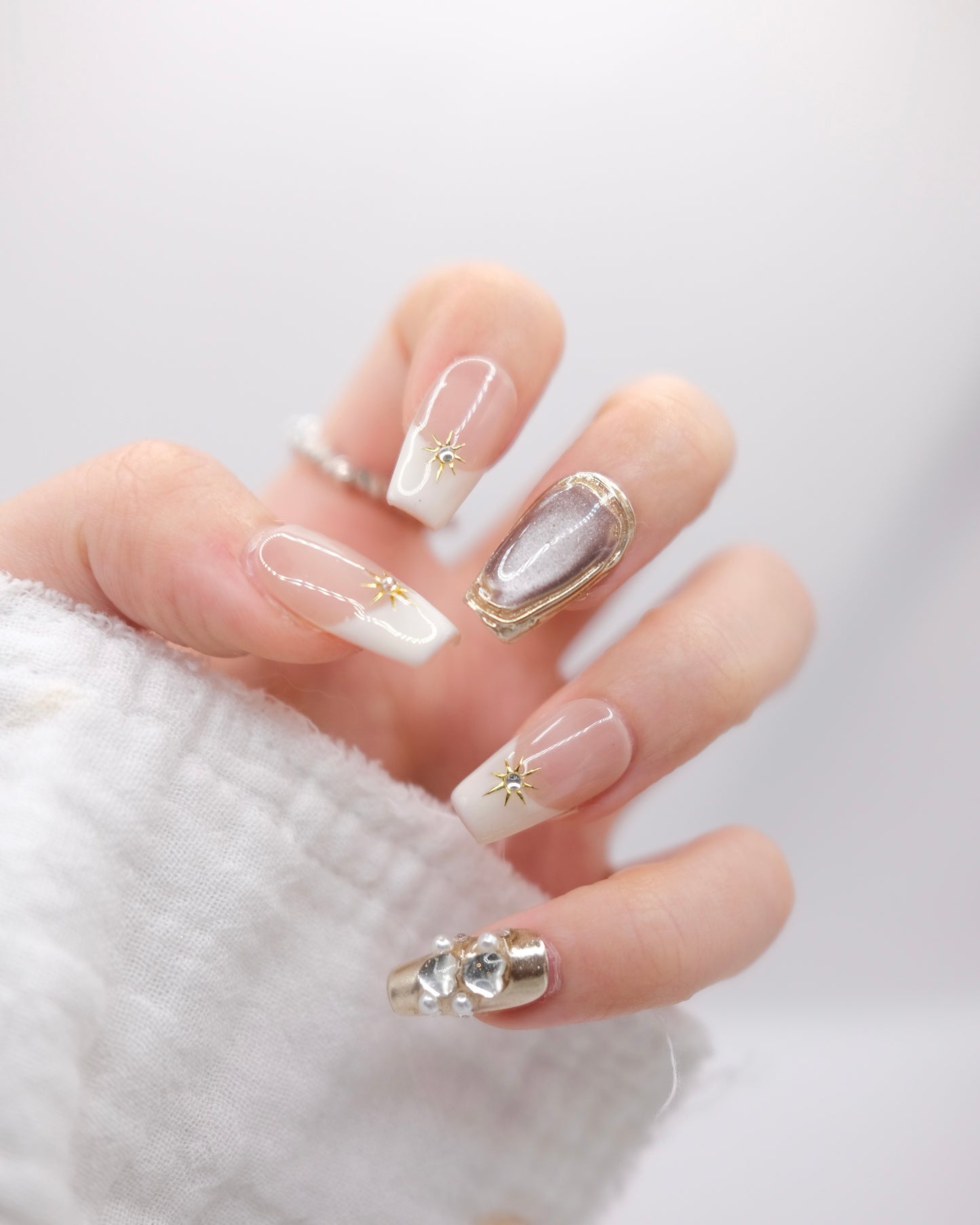 Mid-Long Coffin Nude Color Magic Mirror With Diamond Press On Nails