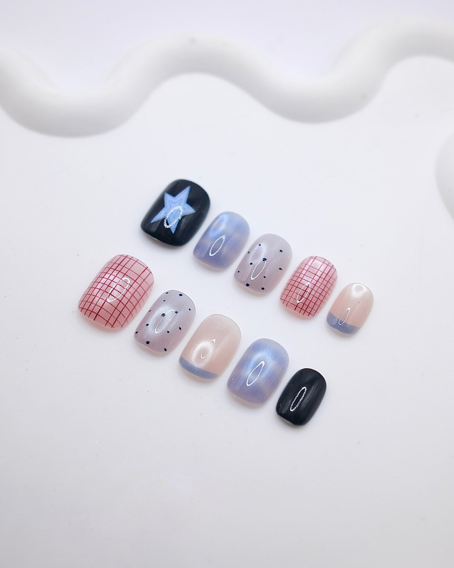 Short Rounded Blue Plaid Star Y2K Press On Nails