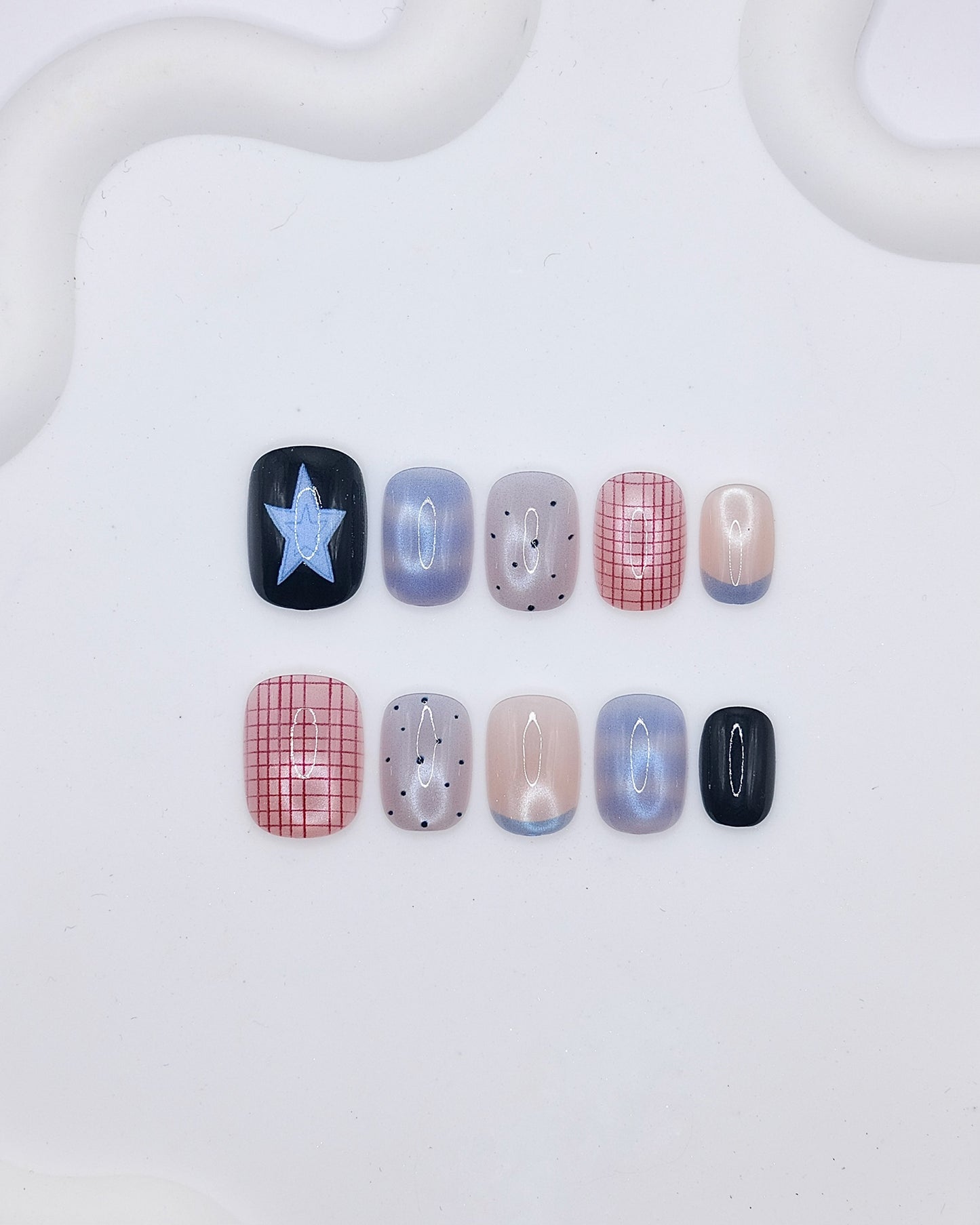 Short Rounded Blue Plaid Star Y2K Press On Nails