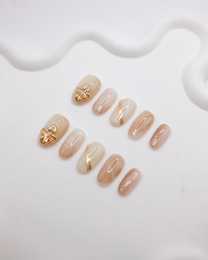 Short Oval White & Gold Embossed Flower Press On Nails