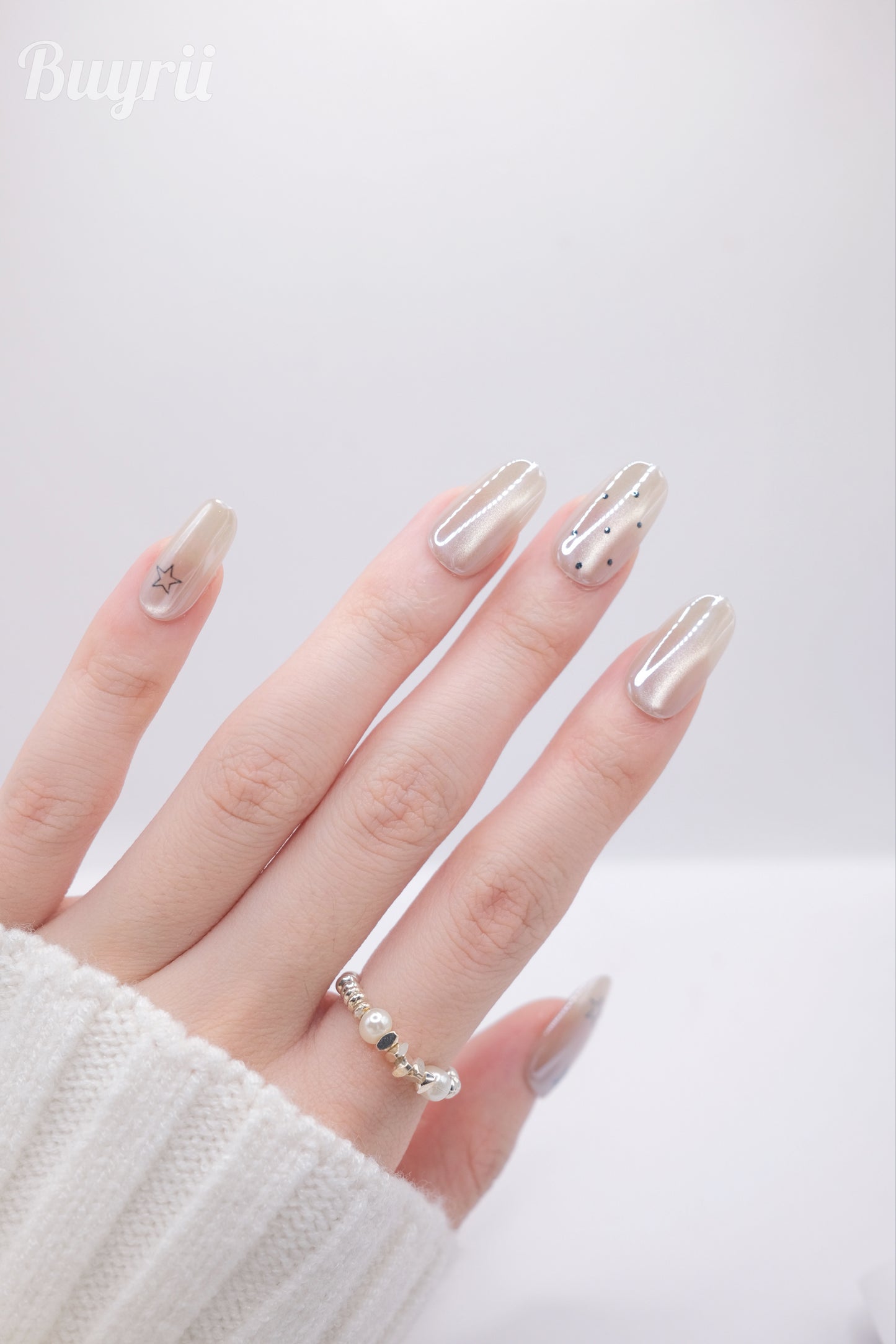 Mid-Long Oval Pearl White Cateye Stars Press On Nails