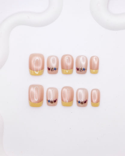 Short Rounded Gold French Dried Flower Press On Nails
