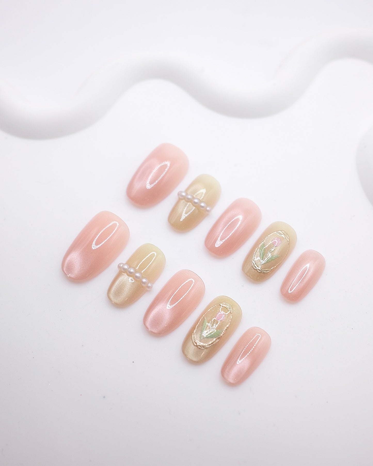 Mid-Long Oval 3D Pink Gold Pearl Tulip Press On Nails