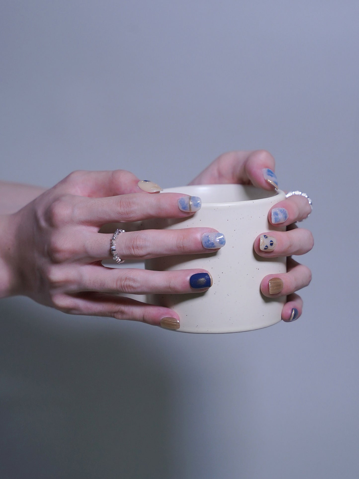 Short Rounded Embossed Gold & Cyan Flower Press On Nails