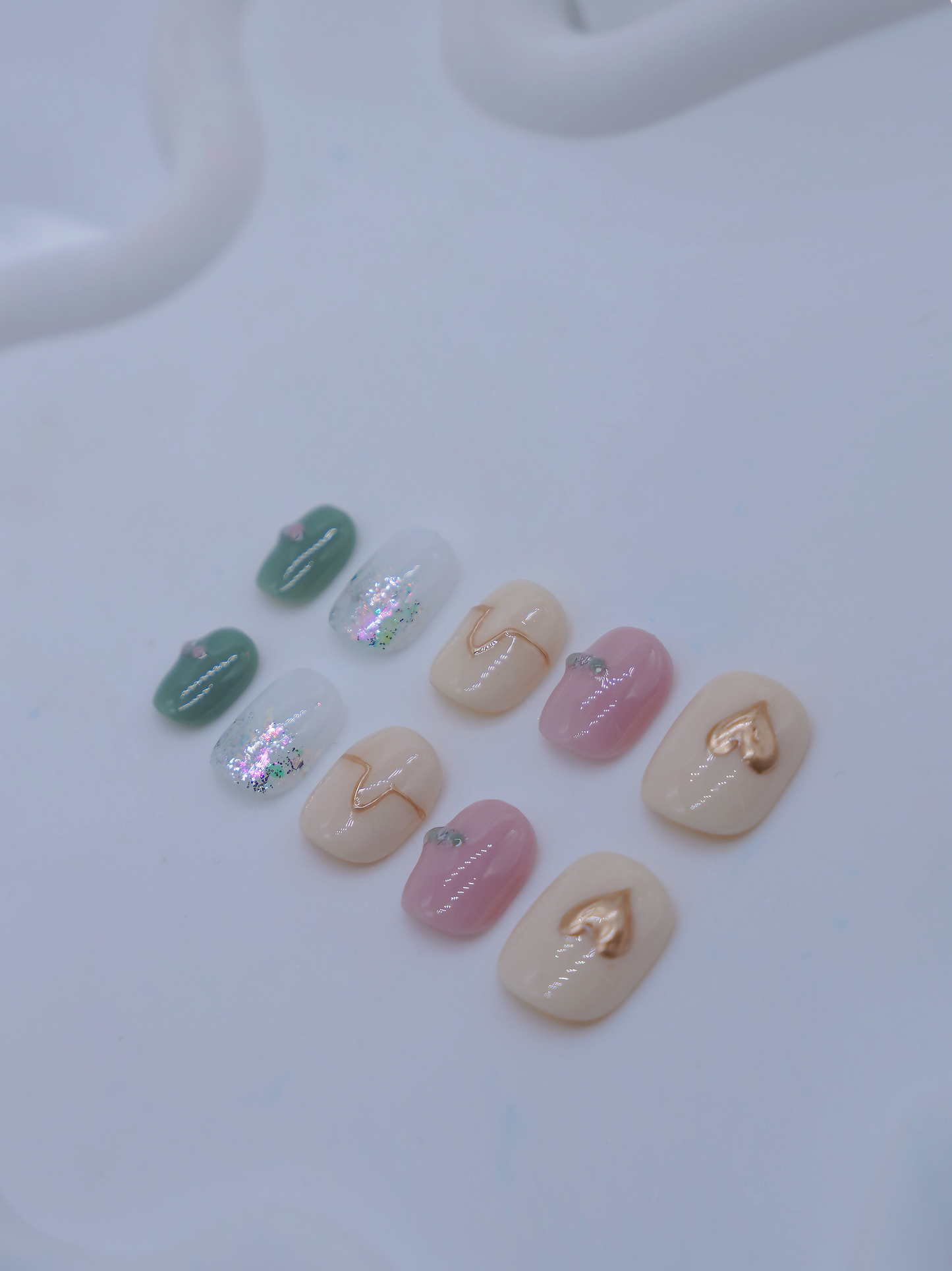 Short Rounded Colorful Embossed Gold Love Heart Press On Nails