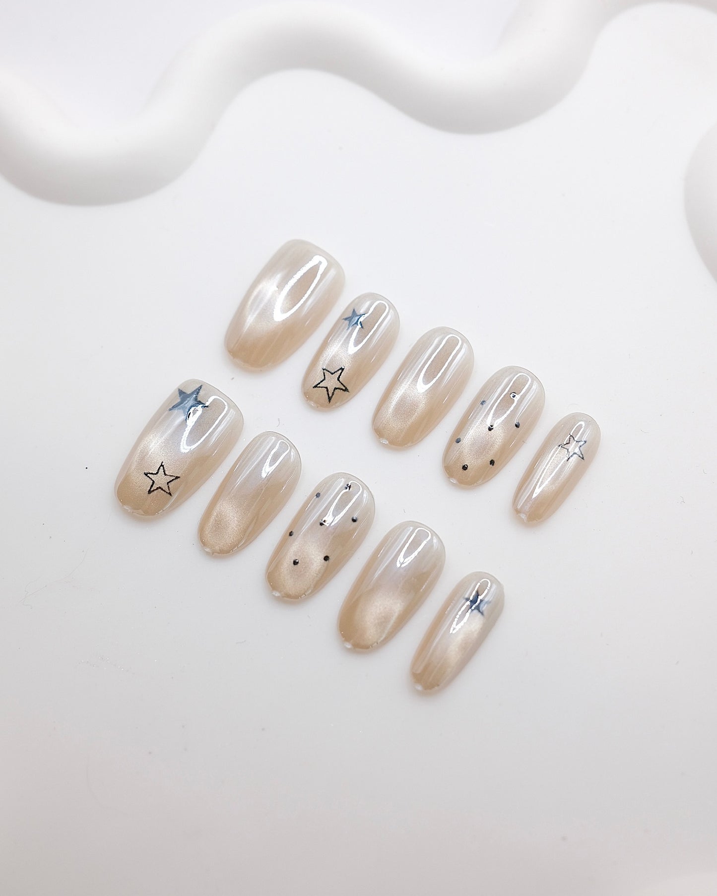 Mid-Long Oval Pearl White Cateye Stars Press On Nails