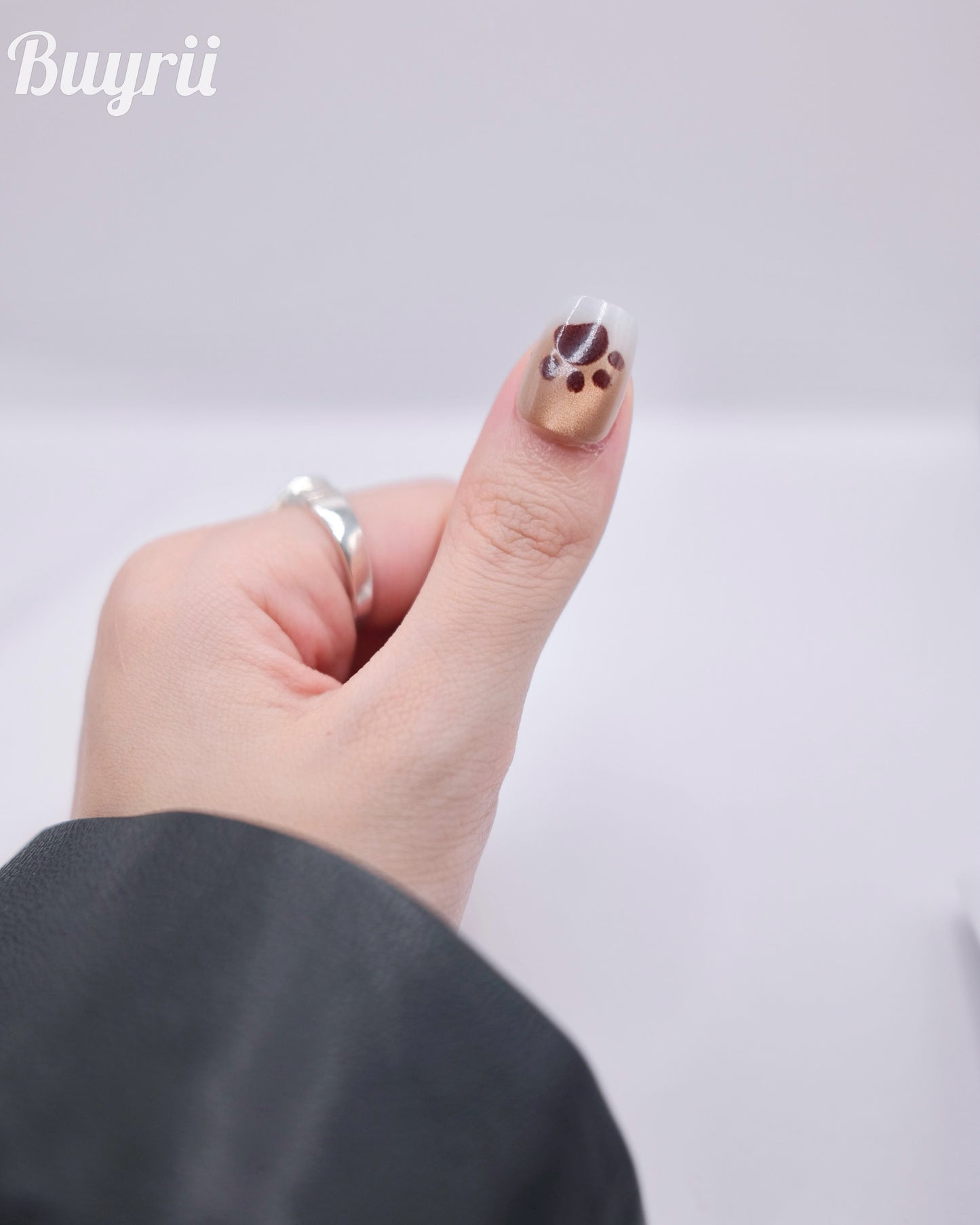 Short Coffin Cateye Brown & White Embossed Cat Press On Nails