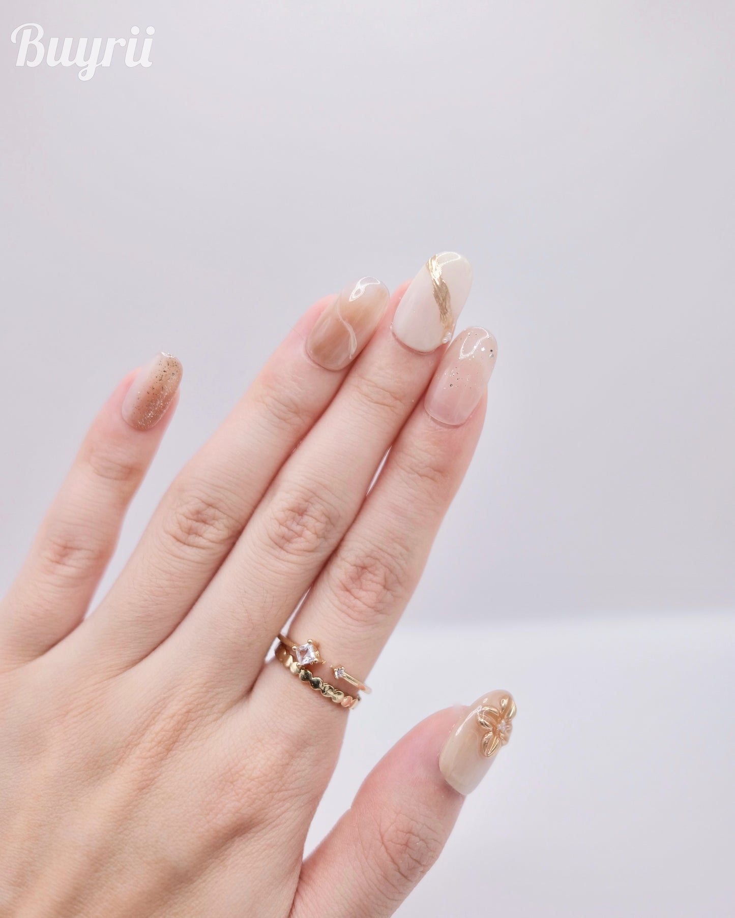 Short Oval White & Gold Embossed Flower Press On Nails