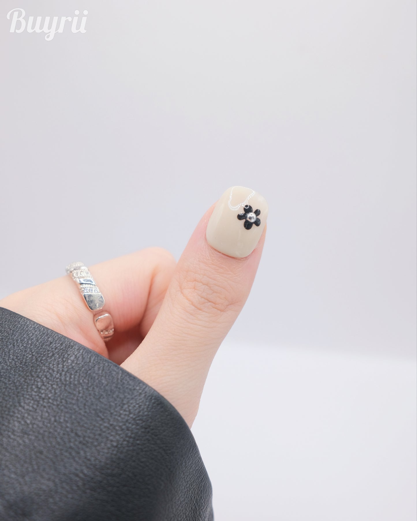 Short Rounded Black & Creamy White Flower Press On Nails