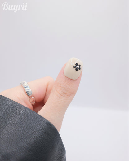 Short Rounded Black & Creamy White Flower Press On Nails